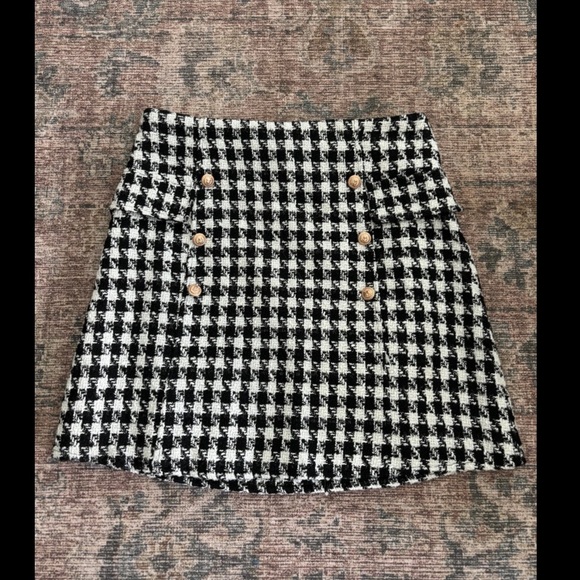 Rochelle Houndstooth Mini Skirt - Picture 3 of 10